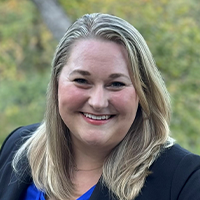 Kristen Risinger Headshot