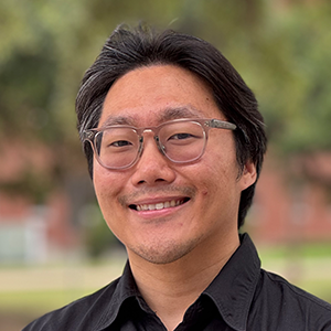 A headshot of Ezra Choe