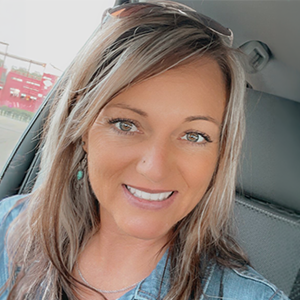 Misty Thornton Headshot